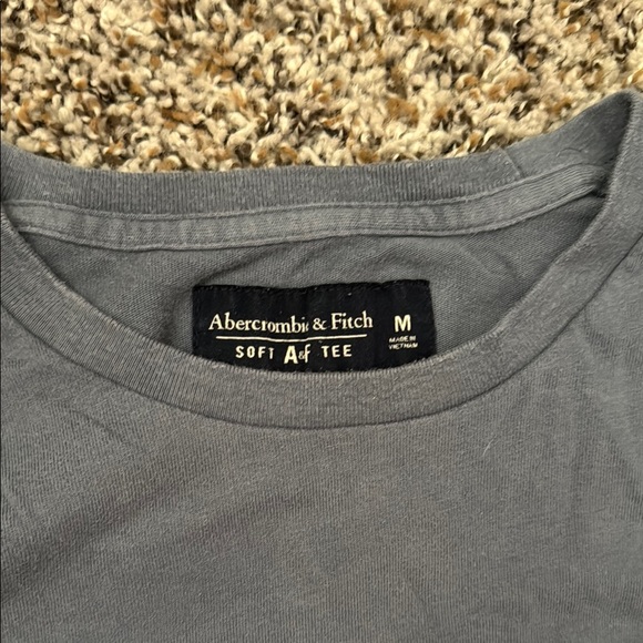 Abercrombie & Fitch Gray Long Sleeve Tee with A&F Branding - Picture 2 of 2